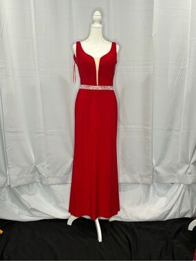 Nina Canacci Red Evening Gown Women's Size 8 Rhinestone Waist Deep V Formal Prom